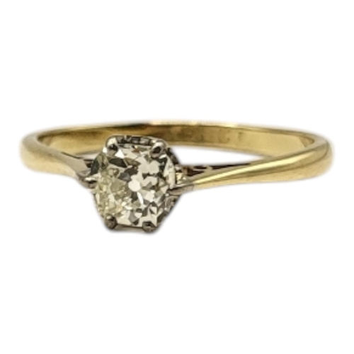 107 - A VINTAGE 18CT GOLD AND DIAMOND SOLITAIRE RING 
Round cut diamond in a plain yellow gold mount.
(app... 