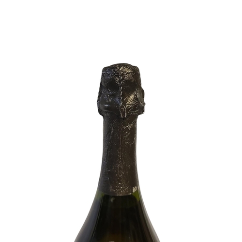 268 - 1978 DOM PÉRIGNON VINTAGE CHAMPAGNE, 12.5% ABV, 75CL.


Condition: good overall, level below foil - ... 