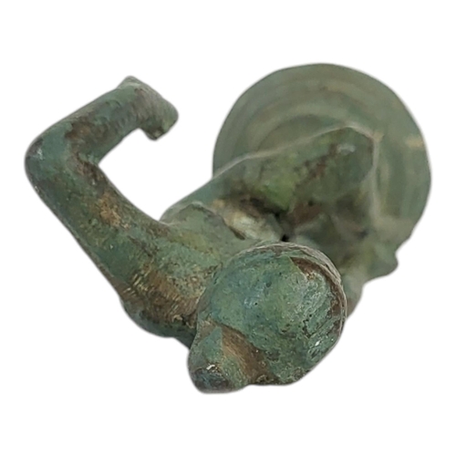 105 - AFTER ROMAN EMPIRE ANTIQUITIES, A BRONZE GREEN PATINATED FIGURE OF VENUS, GODDESS OF LOVE AND BEAUTY... 