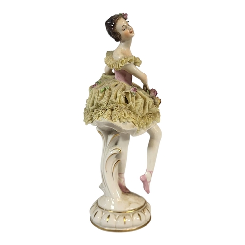 106 - A VOLKSTEDT PORZELLAN FABRIK OF THURINGIA HARD PASTE PORCELAIN MODEL OF CRINOLINE DANCING BALLERINA,... 