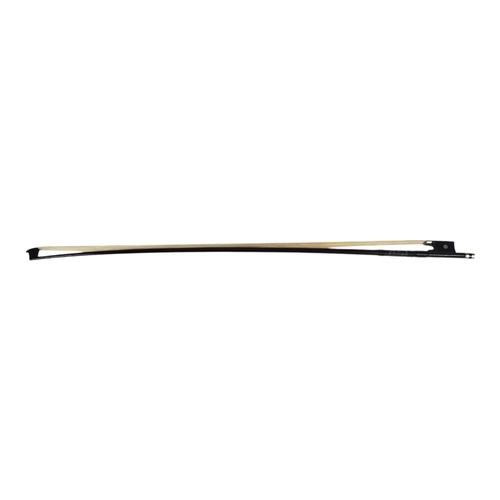 151 - TORTE VIOLA BOW
Nickel plate, ebony and mother of pearl frog, hexagonal stick, stamped.
(73.5cm, 57g... 