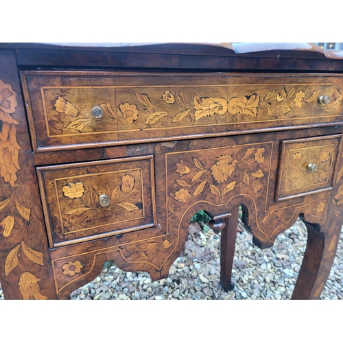 303 - AN 18TH/19TH CENTURY DUTCH WALNUT AND FLORAL MARQUETRY INLAID LOWBOY
With cartouche top above an arr... 