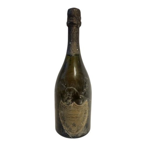 215 - DOM PERIGNON, A BOTTLE OF VINTAGE CHAMPAGNE, DATED 1976 
With shield label, 75cl bottle.
(approx 30c... 