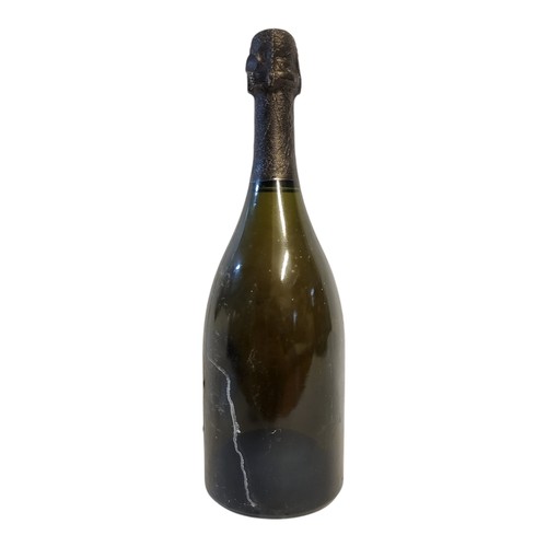 215 - DOM PERIGNON, A BOTTLE OF VINTAGE CHAMPAGNE, DATED 1976 
With shield label, 75cl bottle.
(approx 30c... 