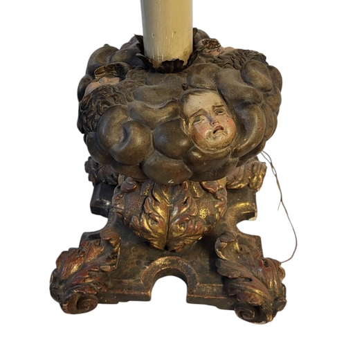 121 - A FINE 18TH/19TH CENTURY CONTINENTAL BAROQUE STYLE GILDED CARVED LIMEWOOD ECCLESIASTICAL CHERUB CAND... 