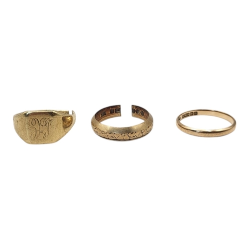 15 - A COLLECTION OF THREE VINTAGE 9CT GOLD GENT’S RINGS
Including a signet ring.

Condition: AF