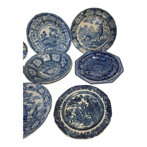 150 - AN EARLY 19TH CENTURY SPODE PEARLWARE PLATE, CIRCA 1820
Common Wolf Trap, early 19th Century blue an... 