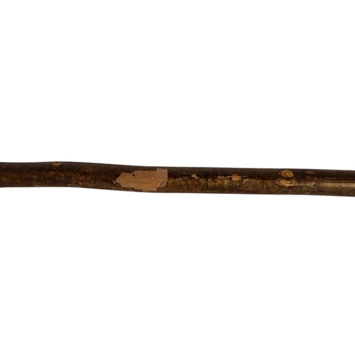 186 - AN EARLY 20TH CENTURY RAM’S HORN AND WOOD SHEPHERD’S CROOK
Carved scrolled handle with Scottish this... 