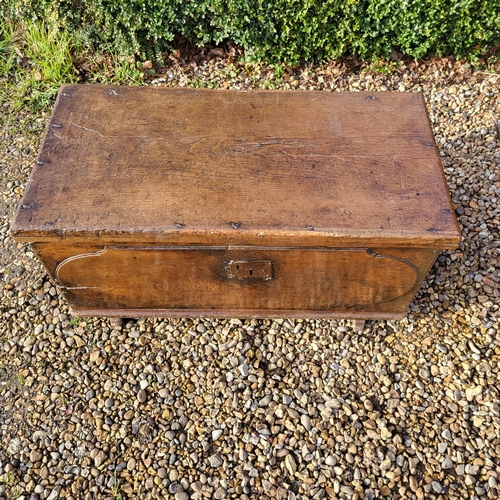 354 - AN 18TH/19TH CENTURY FRENCH PROVINCIAL OAK COFFER 
Applied with original iron fittings.
(w 102cm x d... 