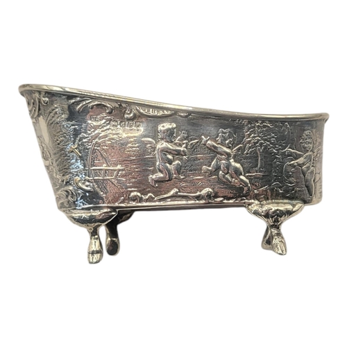 37 - A VINTAGE SILVER GRAND PIANO NOVELTY SNUFF BOX
Having a hinged compartment and embossed decoration, ... 