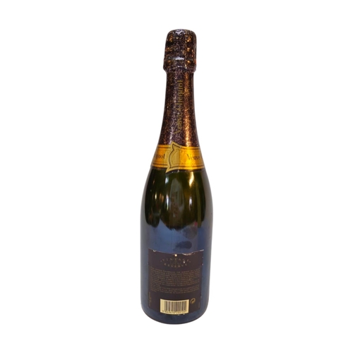 255 - VEUVE CLICQUOT PONSARDIN, A BOTTLE OF VINTAGE CHAMPAGNE, DATED 1990 
Bearing gold label ‘Vintage Res... 