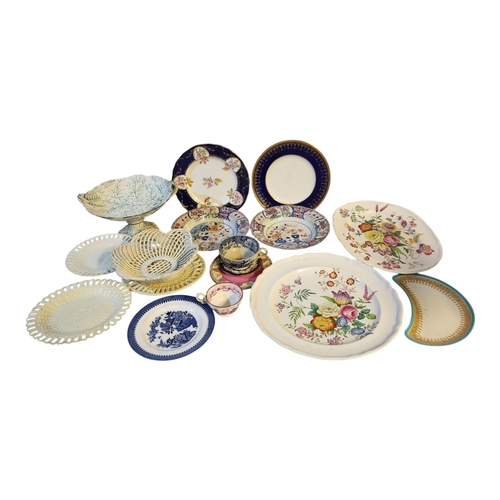 251 - A PAIR OF VICTORIAN MASONS IRONSTONE CHINA SOAP PLATES
Decorated in chinoiserie pattern, a Royal Wor... 