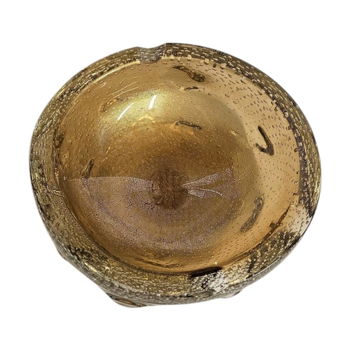 298 - IN THE MANNER OF SAGUSO ARCHIMIDE AN ITALIAN MID CENTURY ART GLASS BOWL
gold and clear glass design.... 
