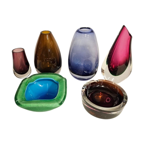 304 - A COLLECTION OF FOUR MID CENTURY ART GLASS VASES
to include a purple sommerso Murano glass teardrop ... 