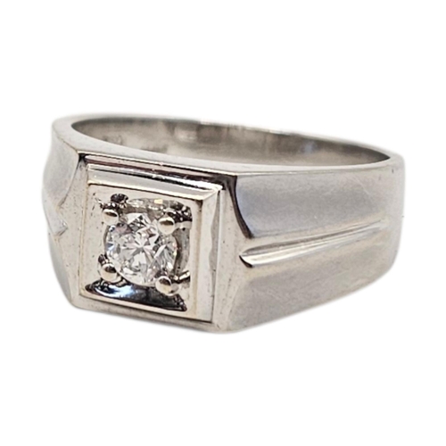 20A - A VINTAGE 18CT GOLD AND DIAMOND SOLITAIRE RING
Having a single round cut diamond in an Art Deco desi... 