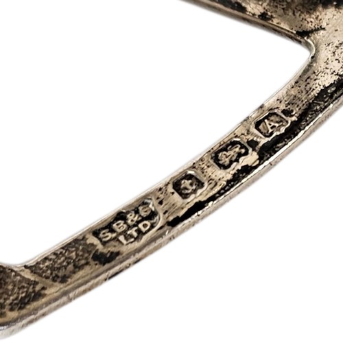 23A - AN EDWARDIAN SILVER TOAST RACK
Plain form, with pierced finial, hallmarked Birmingham 1925.
(approx ... 