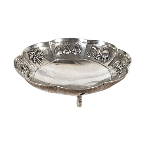 29A - AN EARLY 20TH CENTURY INDIAN SILVER SHALLOW BOWL
Having a scalloped edge with fine engraved decorati... 
