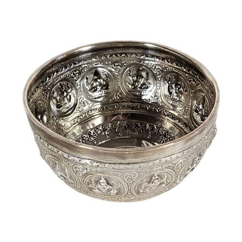 31A - AN EARLY 20TH CENTURY INDIAN SILVER SUGAR BASIN
Having figural panels and bearing London hallmark 19... 