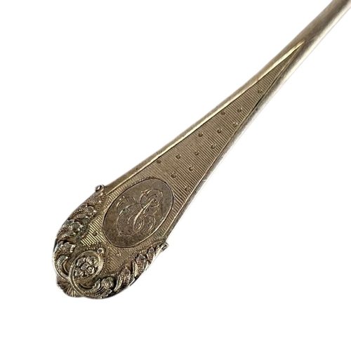 12 - A SET OF SIX FRENCH SILVER GILT TEASPOONS
Fine textured design with Minerva head mark to bowl.
(appr... 