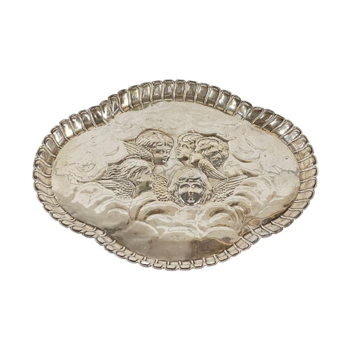 93 - AN EARLY 20TH CENTURY ‘REYNOLDS ANGELS’ SILVER OVAL TRINKET TRAY
With scalloped edge and embossed an... 