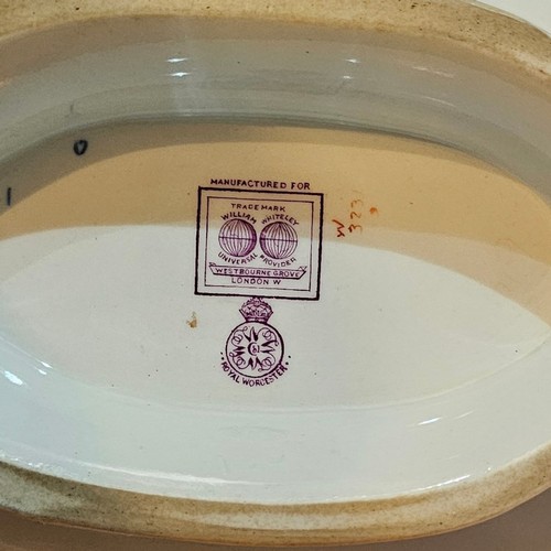 306 - ROYAL WORCESTER, AN EXTENSIVE LATE 19TH-CENTURY ROYAL WORCESTER PORCELAIN DINNER SERVICE, CIRCA 1890... 