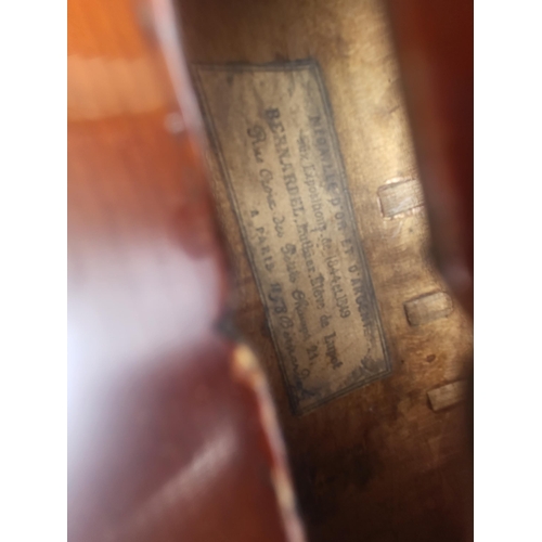 103 - A 19TH CENTURY FRENCH VIOLIN
Bearing internal label, Médailles d’Or et d’argent aux Espositions de 1... 