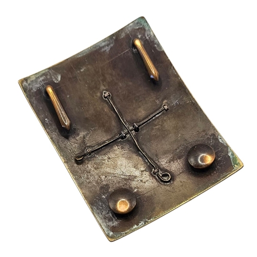 118 - A 19TH CENTURY GILT BRASS REGIMENTAL OFFICER’S 9TH BOMBAY NATIVE INFANTRY SHOULDER BELT PLATE
Having... 