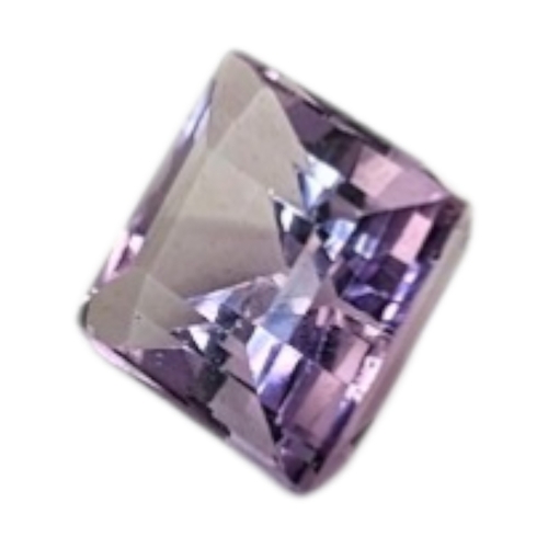 144 - A LOOSE PRINCESS CUT AMETHYST STONE.
(approx 11mm x 9mm x 7mm, approx weight 4.5ct)

Condition: good... 