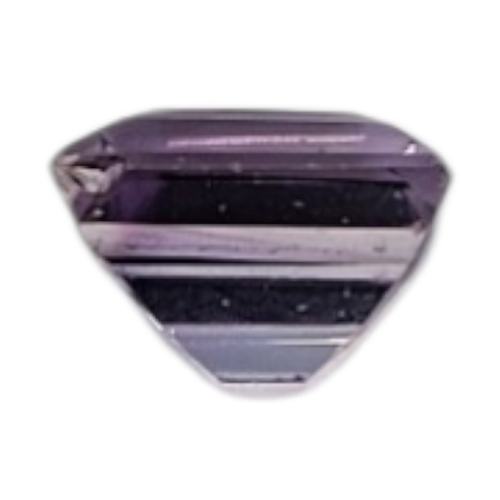 144 - A LOOSE PRINCESS CUT AMETHYST STONE.
(approx 11mm x 9mm x 7mm, approx weight 4.5ct)

Condition: good... 