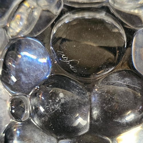 210 - A VINTAGE ORREFORS BULLAR CRYSTAL GLASS BOWL
Graduated bubbles, etched mark to base.
(approx 18cm)