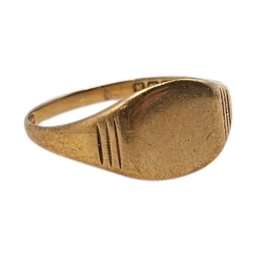 72 - A VINTAGE 9CT GOLD GENT’S ART DECO STEPPED DESIGN SIGNET RING.
(approx 2.5g, size V)

Condition: som... 