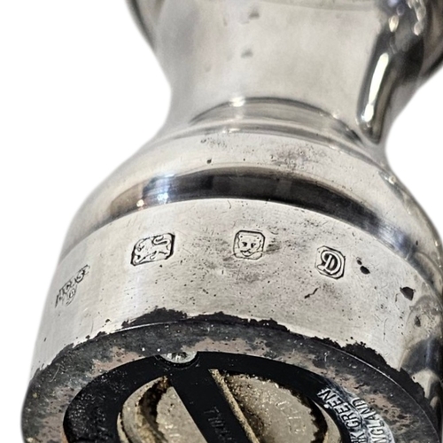 89 - A PAIR OF 20TH CENTURY SILVER PEPPER MILLS
Plain form, with reading base marked ‘Peter Piper’, hallm... 