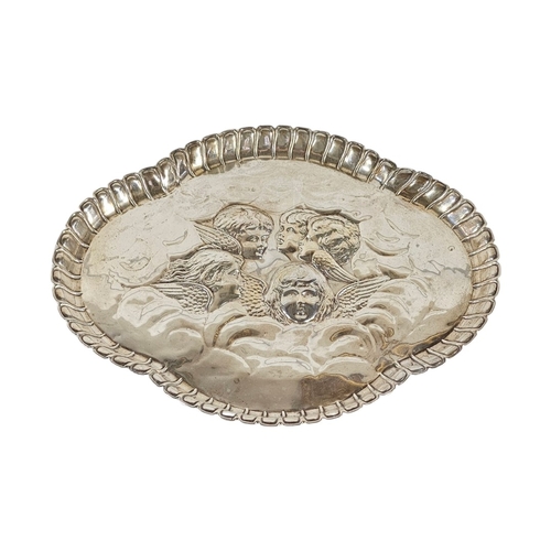 93 - AN EARLY 20TH CENTURY ‘REYNOLDS ANGELS’ SILVER OVAL TRINKET TRAY
With scalloped edge and embossed an... 