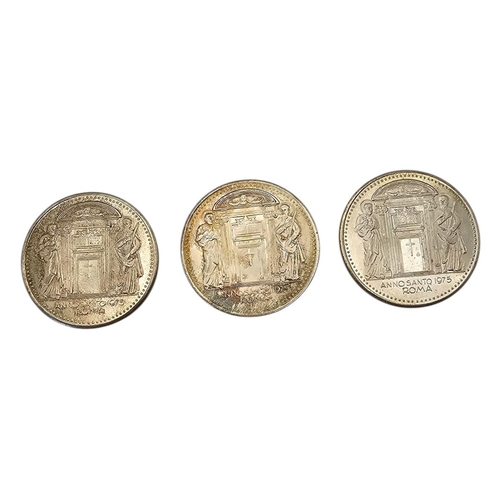 12 - THREE VINTAGE ITALIAN SILVER COMMEMORATIVE COINS
Bearing a portrait of Pope Paul VI, dated 1975.
(ap... 