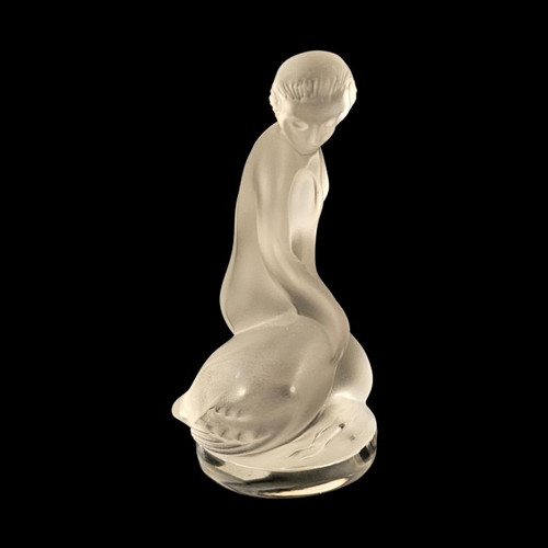 14 - LALIQUE, A VINTAGE LEDA AND THE SWAN FROSTED GLASS PAPERWEIGHT
Engraved marked to base with labels 1... 