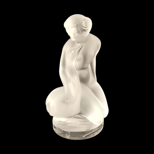 14 - LALIQUE, A VINTAGE LEDA AND THE SWAN FROSTED GLASS PAPERWEIGHT
Engraved marked to base with labels 1... 