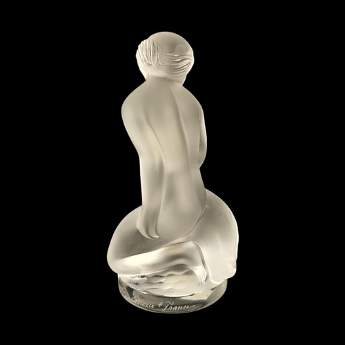 14 - LALIQUE, A VINTAGE LEDA AND THE SWAN FROSTED GLASS PAPERWEIGHT
Engraved marked to base with labels 1... 