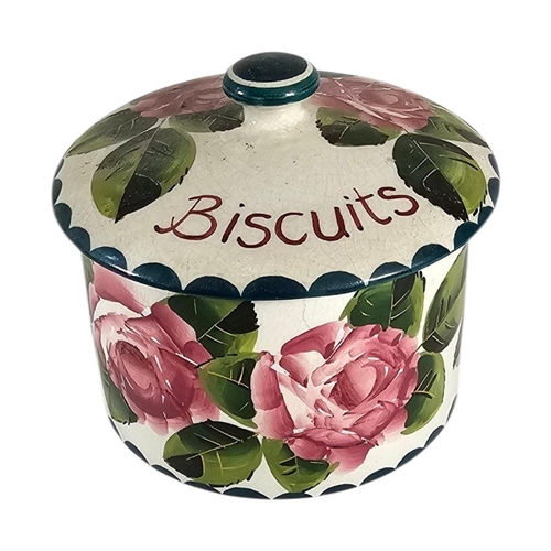 43 - WEMYSS WARE, AN EARLY 20TH CENTURY ‘CABBAGE ROSE’ POTTERY BISCUIT BOX
Hand painted decoration of pin... 