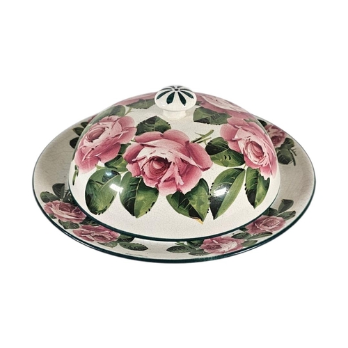 46 - A LARGE EARLY 20TH CENTURY WEMYSS ‘CABBAGE ROSE’ POTTERY MUFFIN DISH AND COVER
Hand painted decorati... 
