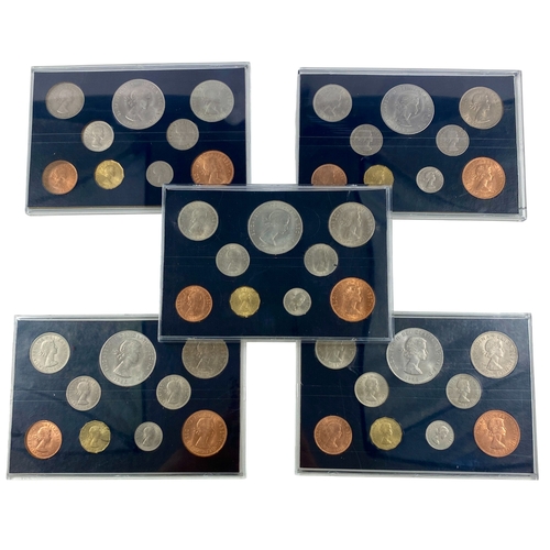 77 - GB Year type sets from Churchill crown to Halfpenny.
All brilliant, about as struck and housed in vi... 