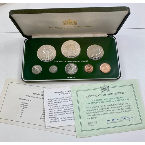 80 - Trinidad and Tobago Proof set 1976
Both Largest Coins struck in .925 Sterling Silver.
Housed in orig... 