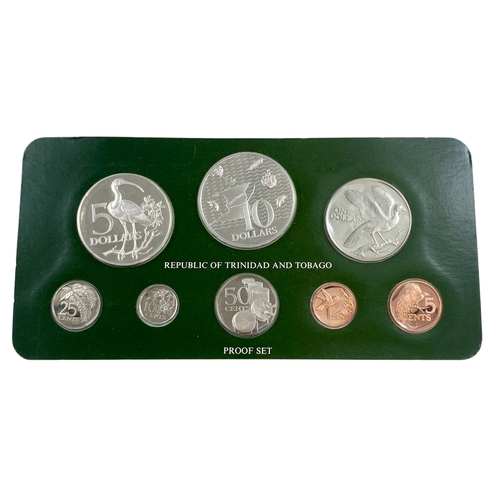 80 - Trinidad and Tobago Proof set 1976
Both Largest Coins struck in .925 Sterling Silver.
Housed in orig... 