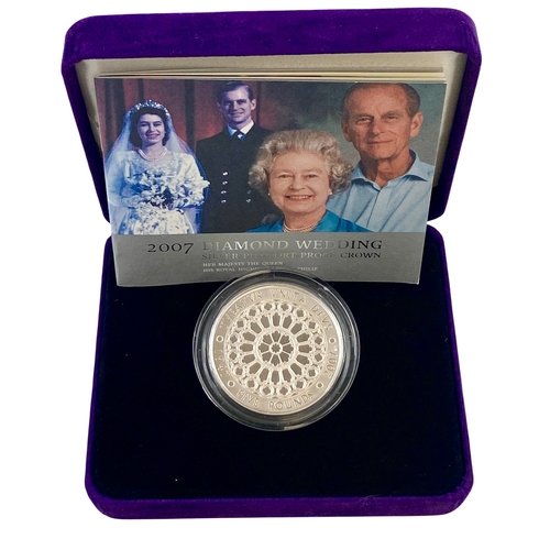 84 - 2007 Diamond Wedding Anniversary Silver proof Piedfort £5 Coin.
56.56 grams of .925 Silver.
Practica... 