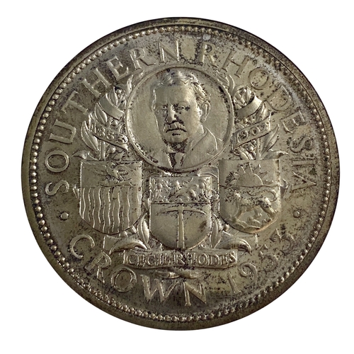 100 - Southern Rhodesia 1953 proof silver crown in crested case of issue.
Some toning, extremely fine or b... 