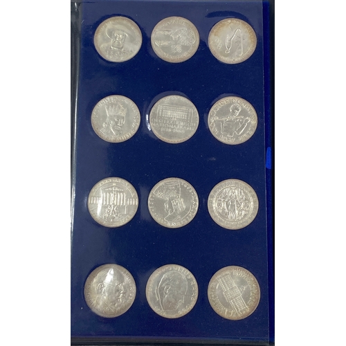 117 - Collection of Austria 50 Schillings 1959-1973
Total weight 300 grams .900 Silver in Folder.

Viewing... 