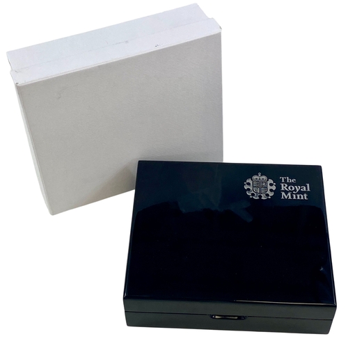 123 - 2010 UK Silver Piedfort Set in Original Royal Mint Case of Issue.
Brilliant, about as struck.

Viewi... 
