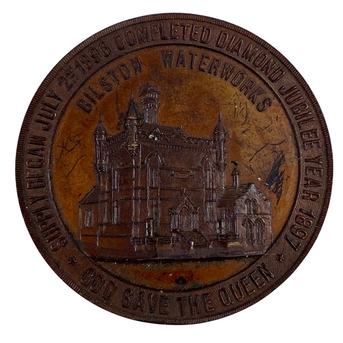28 - GB Bilston Waterworks 1897 Bronze medallion.
Diameter 54mm, weight 63.11 grams.
A few scratches to r... 
