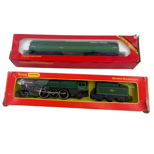 177 - A mixed lot comprising 00 Gauge model railway items. 
Locomotives and coaches by Hornby, Tri-ang, Li... 