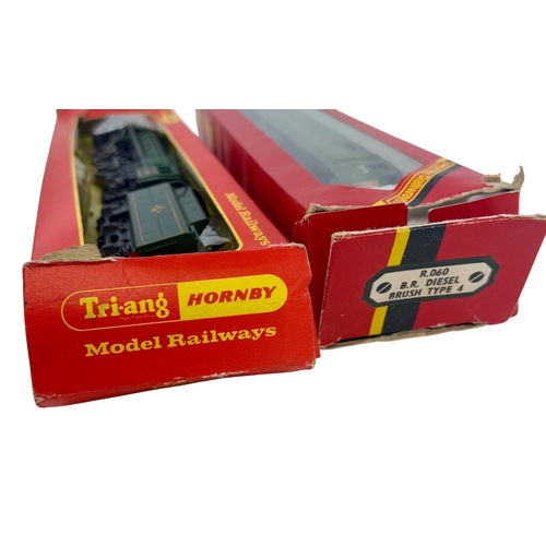 177 - A mixed lot comprising 00 Gauge model railway items. 
Locomotives and coaches by Hornby, Tri-ang, Li... 