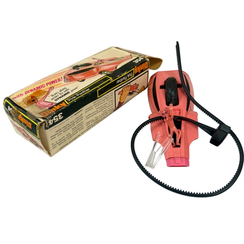 177 - A mixed lot comprising 00 Gauge model railway items. 
Locomotives and coaches by Hornby, Tri-ang, Li... 